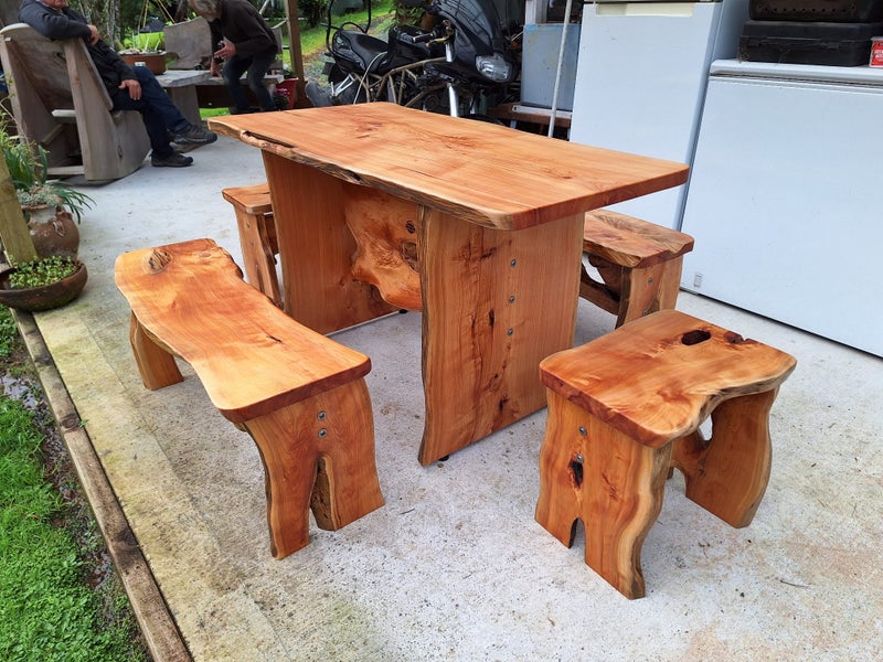 MACROCAPA TABLE AND BENCHES SET64524676478337110