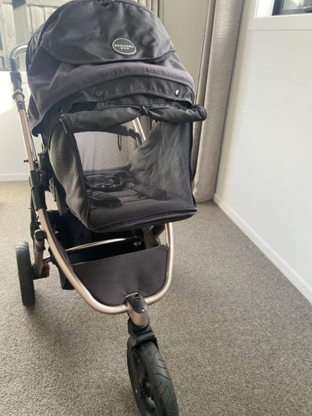 Edward’s & Co Rose Gold Stroller with Carry Cot and Infant Car Capsule/Base.64409497400193114