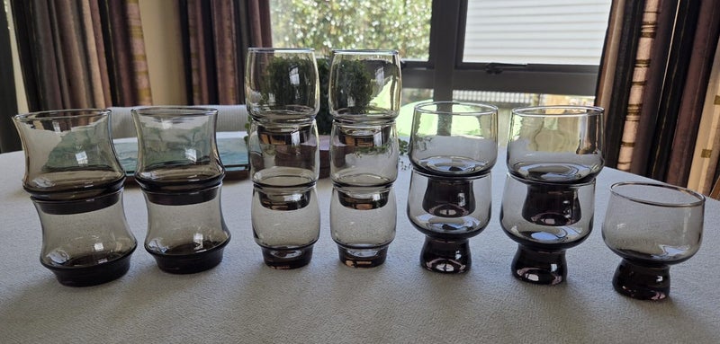 Vintage NZ Kaaru smokey glasses bulk, pick up Te Atatu Peninsula Auckland Carousel 1