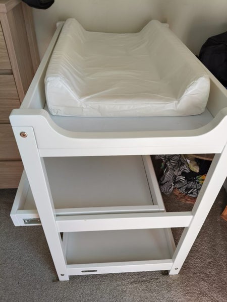 Baby change table64414892143617111