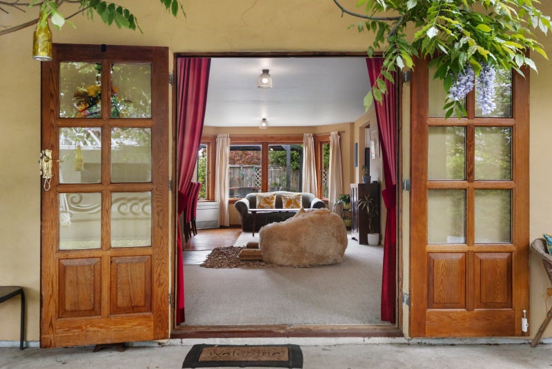 Charm & Privacy – a true Wanaka Gem!64414892223617112