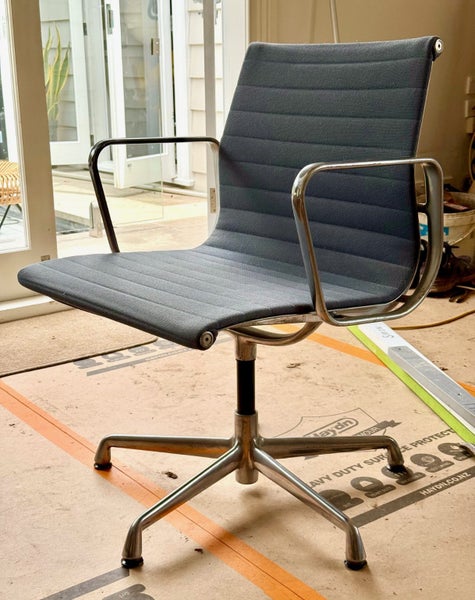 Iconic Ray & Charles Eames 'EA 331' Aluminium Group Chair by Herman Miller64414986235651110