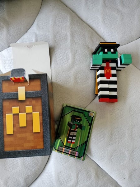 McDonald's Minecraft Carousel 1