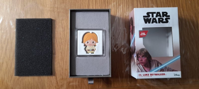 Chibi Star Wars Luke Skywalker 2021 Niue 1oz Silver Coin: Number 818 of 2000 Carousel 1