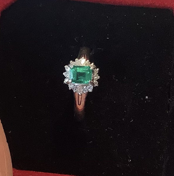 Natural Emerald & Diamond, Platinum Ring Carousel 1