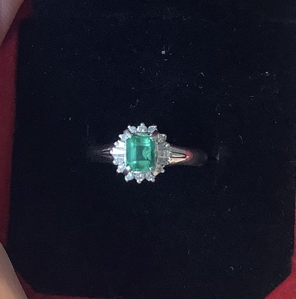 Natural Emerald & Diamond, Platinum Ring Carousel 11