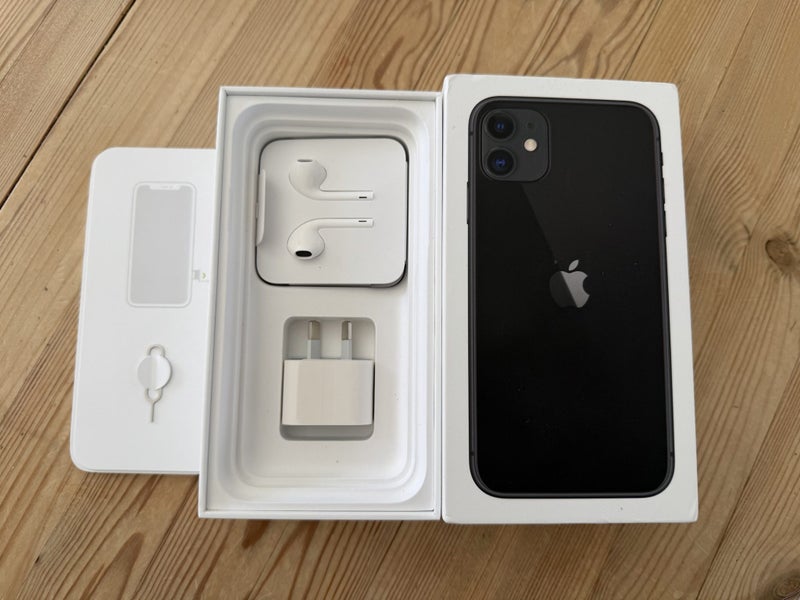 iPhone 11 mint with box and all accessories64415456884738112