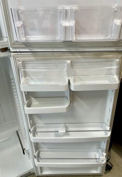 Large 680 ltr F&P Fridge/Freeze64415953351554112