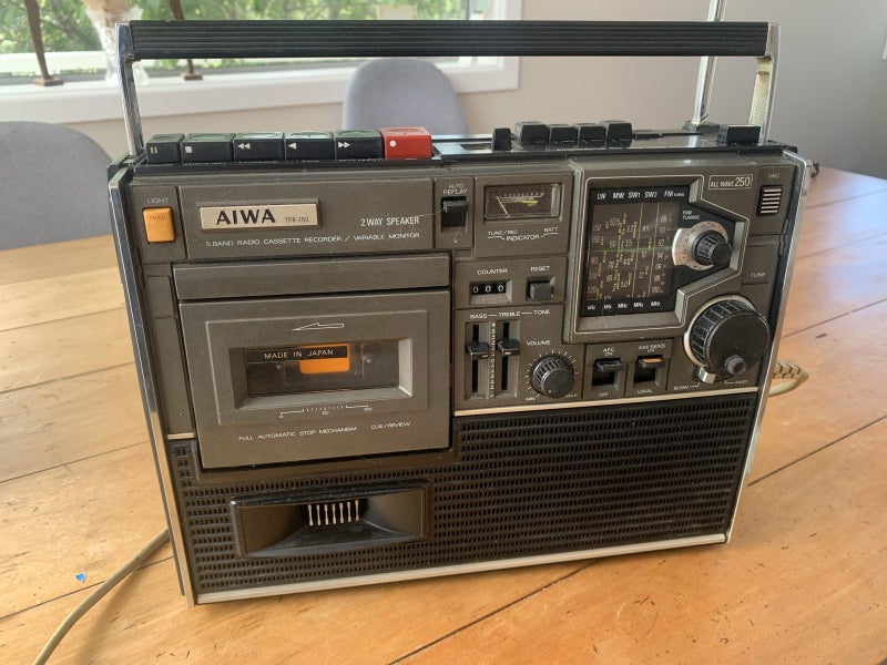 Aiwa TPR-250 5 band radio cassette recorder/ variable Monitor.64503863227906110