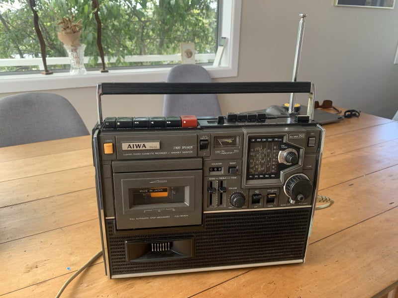 Aiwa TPR-250 5 band radio cassette recorder/ variable Monitor.64503863227906111