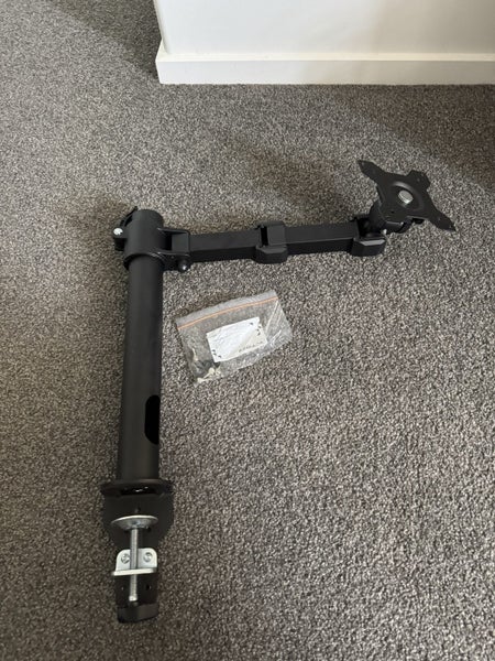 Monitor Arm Carousel 1