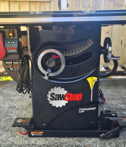 SawStop Professional Cabinet Saw with 36 inch T-Glide Rail and accessories64416246549763111