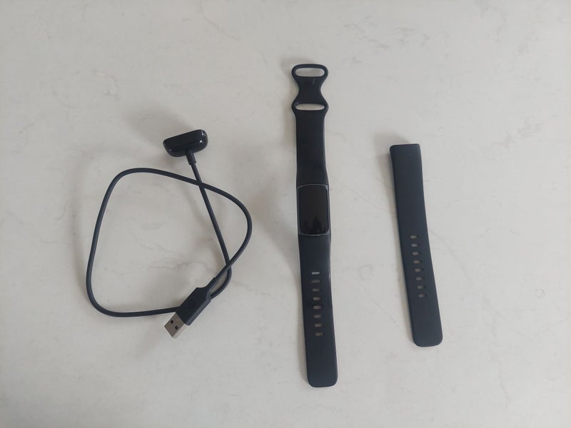 Fitbit Charge 5 - REFURBISHED Good Grade - 1 Year Warranty Carousel 1