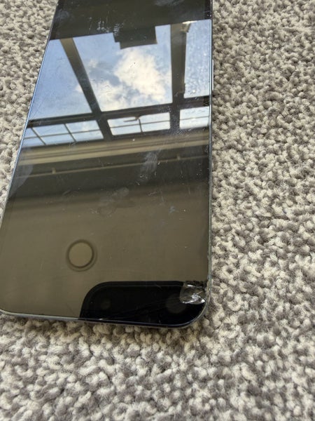 iPhone 13pro needs new front & back screens64416589672578111