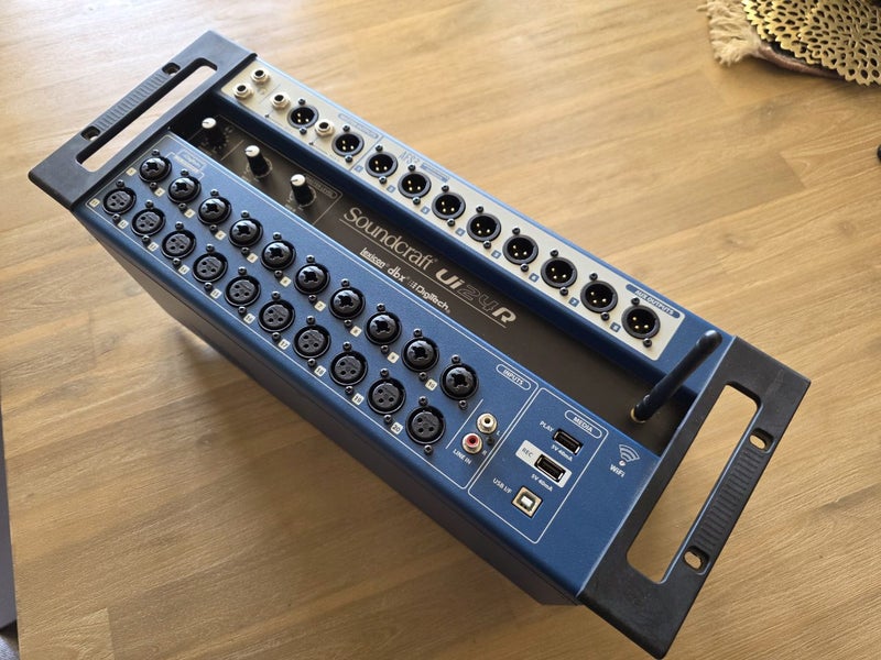 SOUNDCRAFT UI/24 Mixer64416602735617110