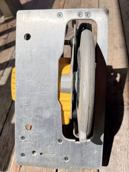 DeWalt DCS575 54V XR FLEXVOLT Brushless 184mm Saw (Skin Only) Carousel 4