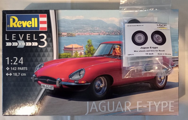 Three true classic scale model kits64417014301569110