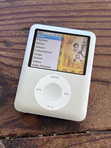 *Tidy* iPod Nano 8GB, 3rd Gen. A1236 Carousel 2