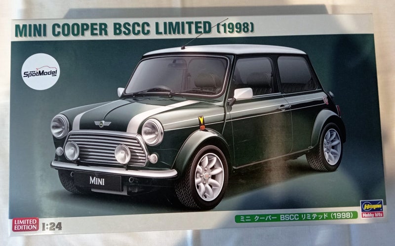 Two Great Classic 1/24 Scale Models64417121412353110