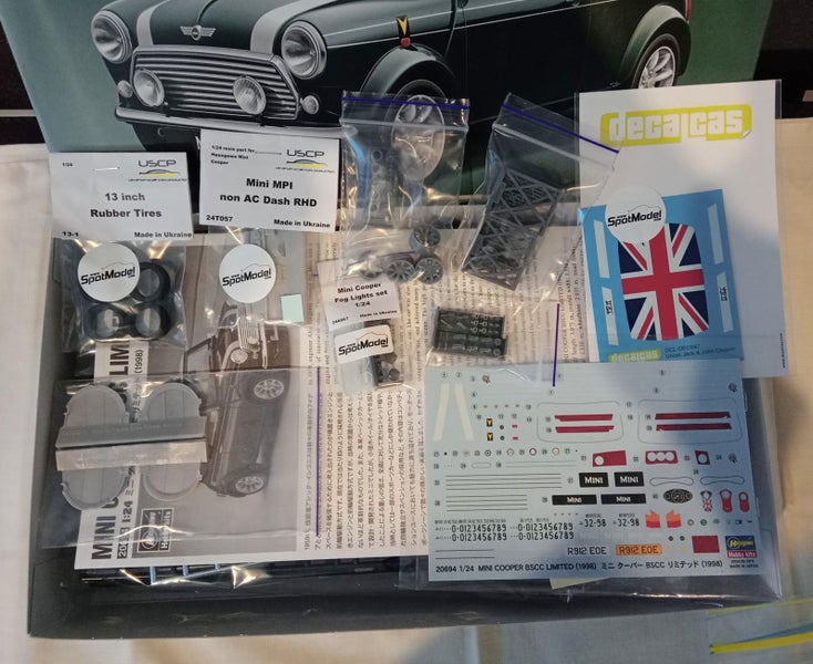 Two Great Classic 1/24 Scale Models64417121412353111