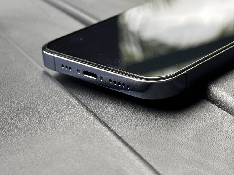 iPhone 13 Pro 256GB - Excellent Condition + New Battery + Free Cases!64442287945731113