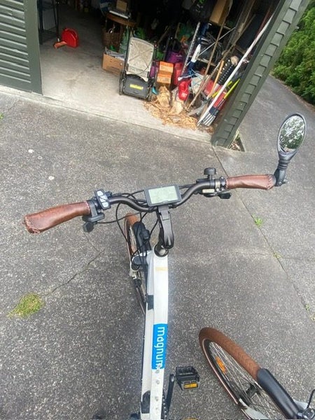 TWO Magnum E-Bikes **FOR ONE PRICE** (2018)64523519936641111