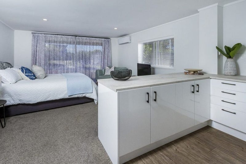 Hillcrest, 5 bedrooms64417392166530110