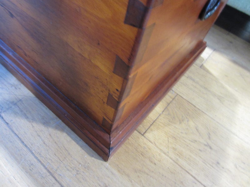 Blanket Chest with Arch Top Carousel 11