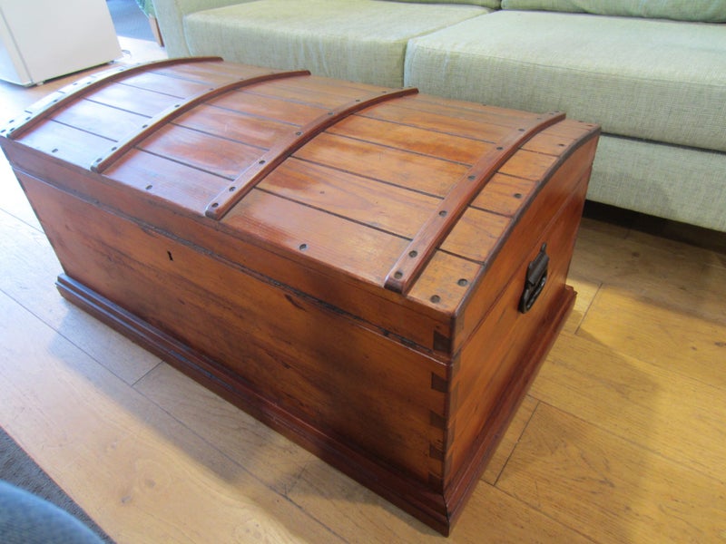 Blanket Chest with Arch Top Carousel 2