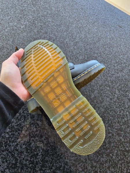 Never worn - Size 964417799735170112