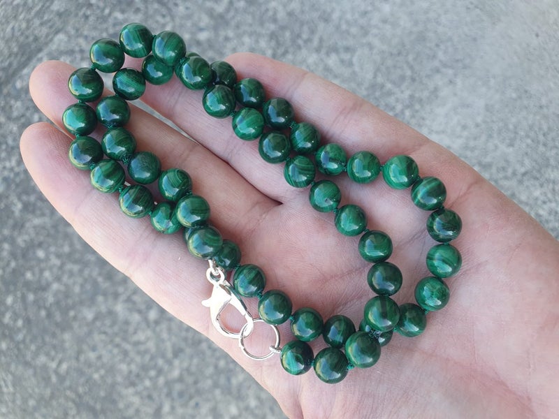 Malachite Necklace Knotted 46cm Carousel 1