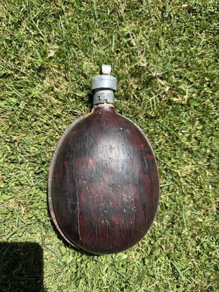 Bulgarian “coconut” canteen water bottle Carousel 1