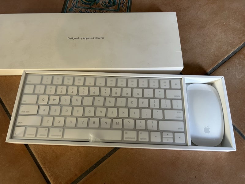 Apple iMac 21.5" - 2.8GHz Quad Core Intel i5 - Dec 2015 Model Carousel 6