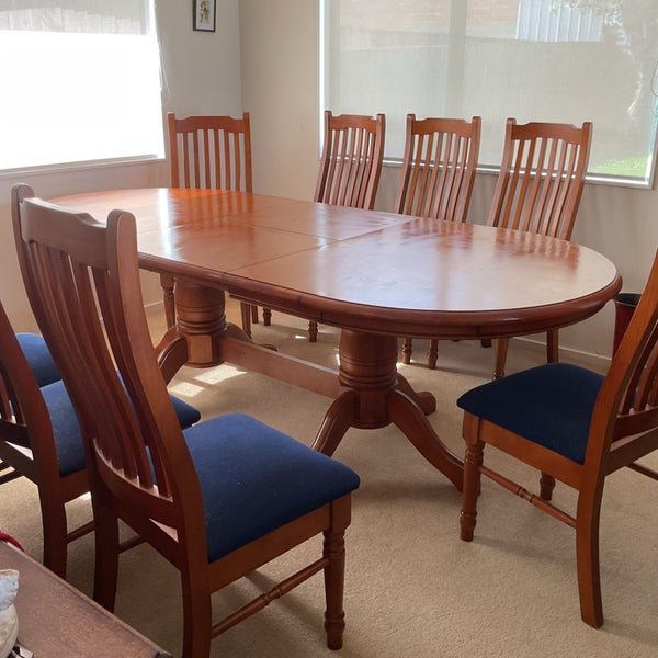 Table/chairs / Rimu64418328291457112