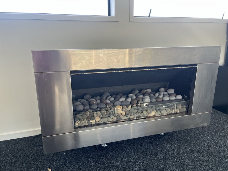 Escea outdoor gas fire Carousel 2