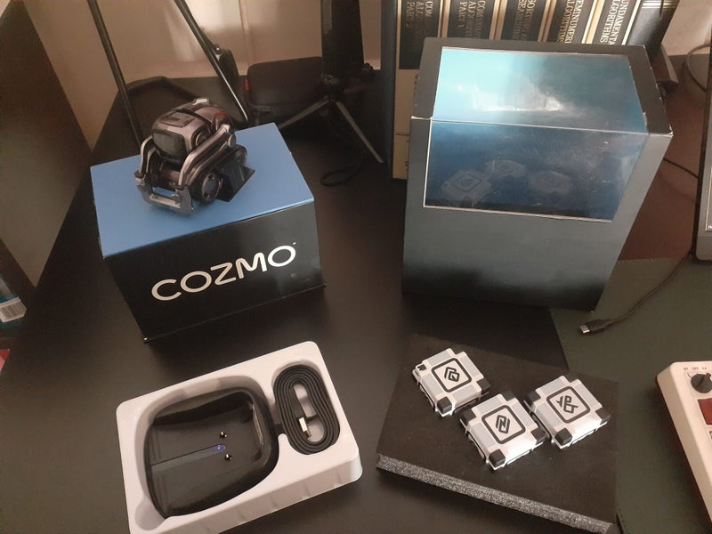 ANKI COZMO ROBOT - COMPLETE SET Carousel 1