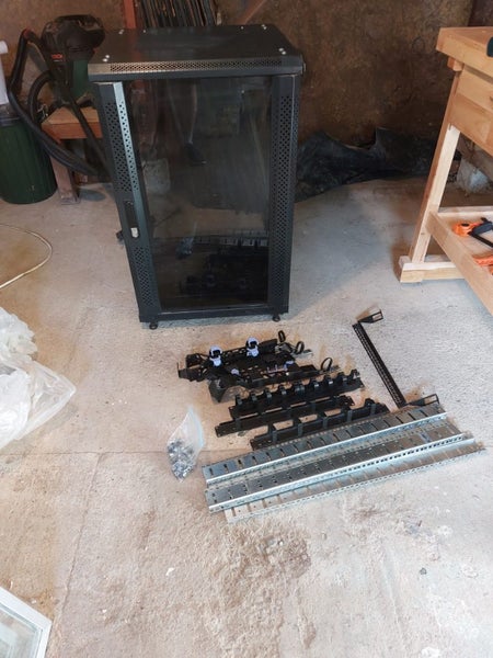 Server cabinet 18RU Carousel 1