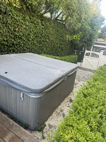 Hotspring Propel Spa64506850361346110