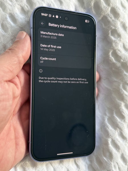 Google Pixel 9a phone64419257104129112