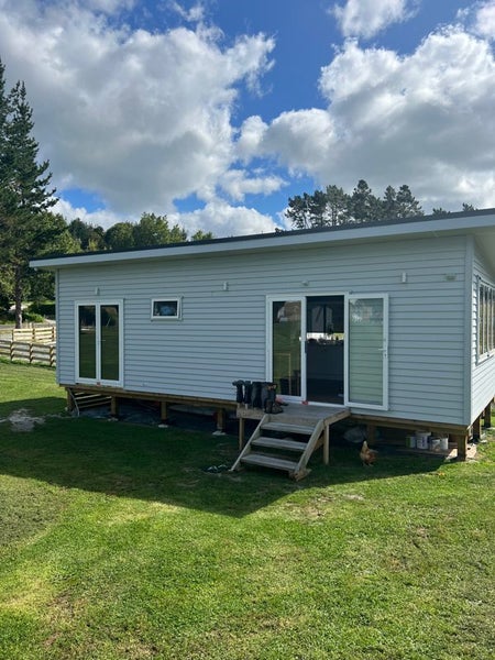 9.6m x 4.2m Portable Cabin / Tiny Home - Price Reduced64419418572545110