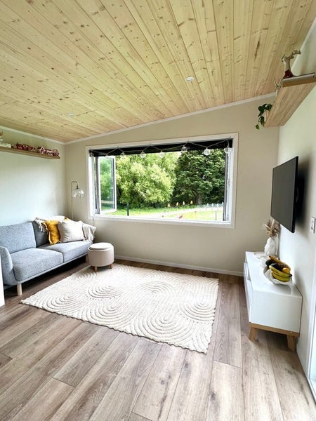 9.6m x 4.2m Portable Cabin / Tiny Home - Price Reduced64419418572545113