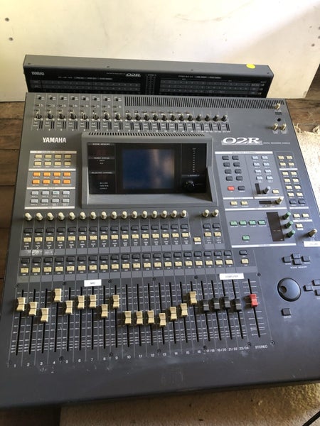 Yamaha 02R Recording Desk Carousel 1