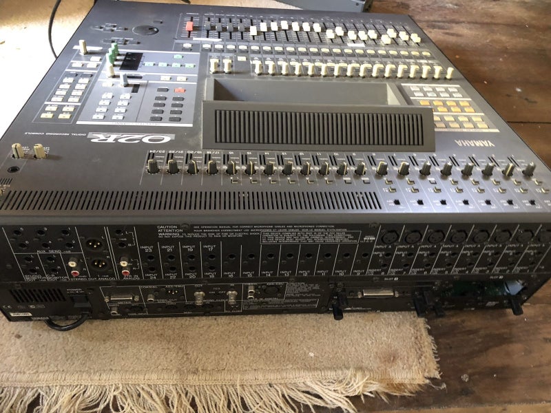 Yamaha 02R Recording Desk Carousel 3