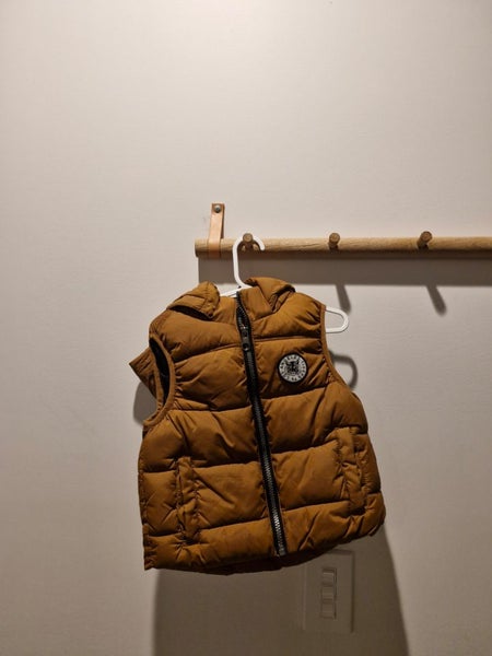Tan puffer vest size 2-4Y Carousel 1