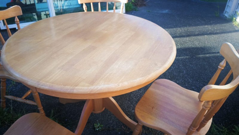 Solid wood Round dining table and chairs very good condition Carousel 2