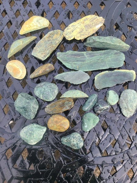 NZ Greenstone offcuts approx 3kg Carousel 1