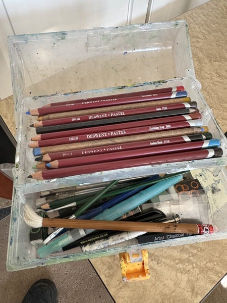 Artists Derwent colour pencils and assorted pens etc in case64420005988995110