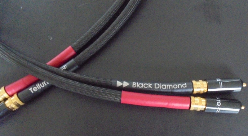 Tellurium Q Black Diamond Interconnects 1M RCA Carousel 2