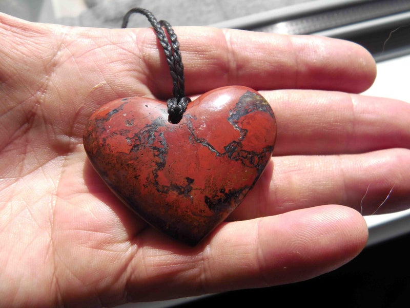 heart Jasper red with black pattern Carousel 3