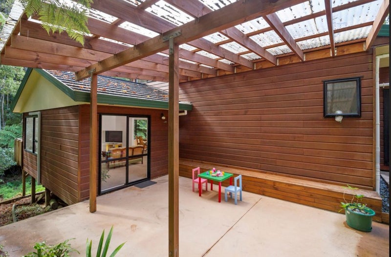 Titirangi, 3 bedrooms64425103628547113